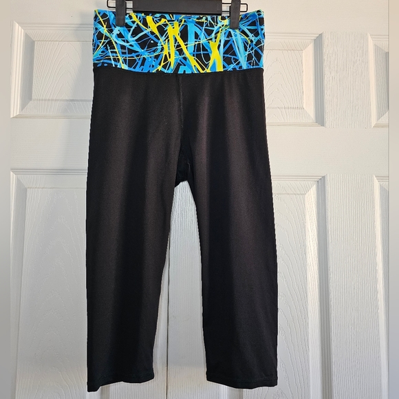 ***3/$30*** Calvin Klein Performance Quick Dry Crop Leggings - Picture 7 of 13